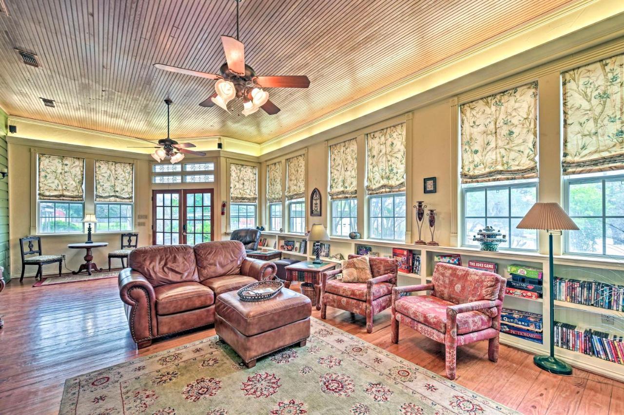 The Lilly House Historic Glen Rose Home With Porch! 外观 照片
